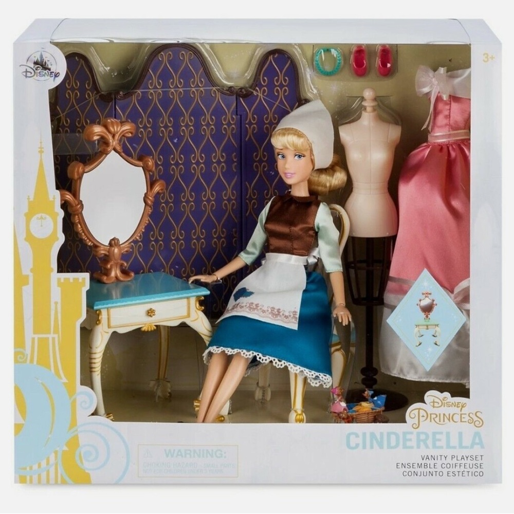 RARE, NEW IN BOX, DISNEY STORE Cinderella Classic Doll with Vanity Play Set.
